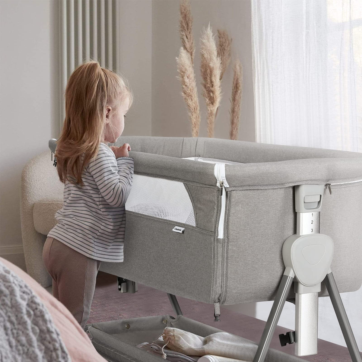 Baby Bassinet with 7 Adjustable Height, Breathable Mesh & Mattress X39945